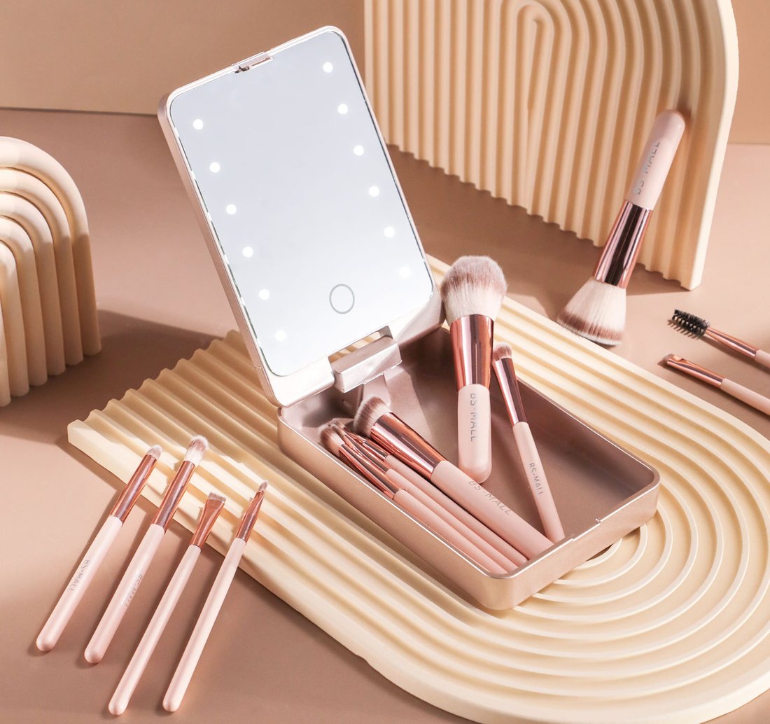 💖Travel Makeup Brush Set with LED light