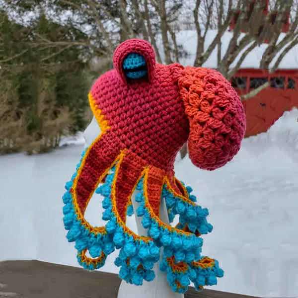 Hand-Knitted Octopus Hat – Fun, Cozy & Eye-Catching